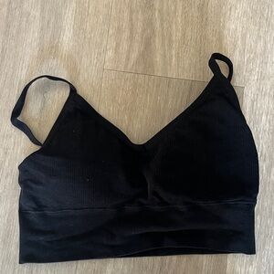 Black Seamless V-Neck Bralette